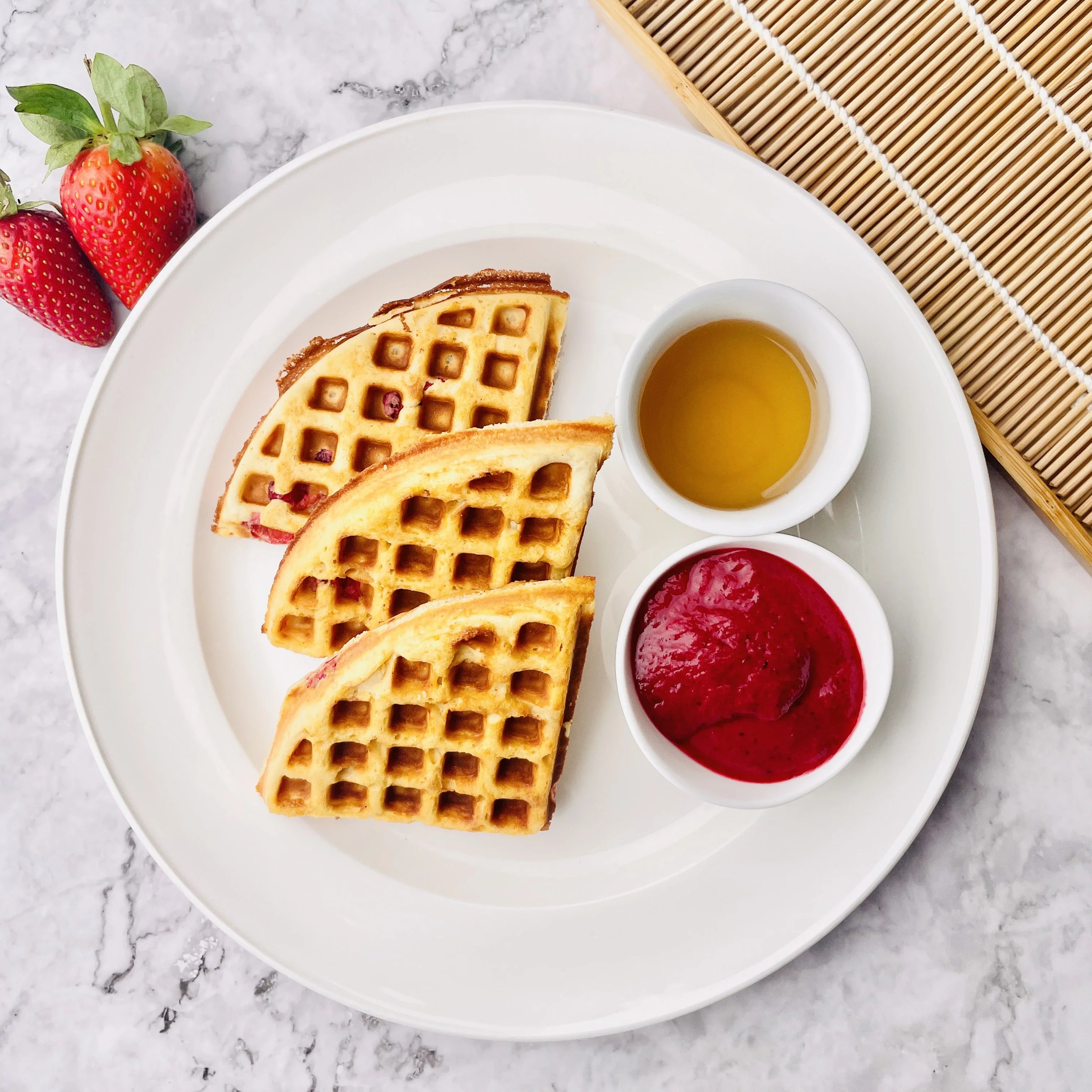 Cranberry Waffle with Greek Yoghurt – Basiligo